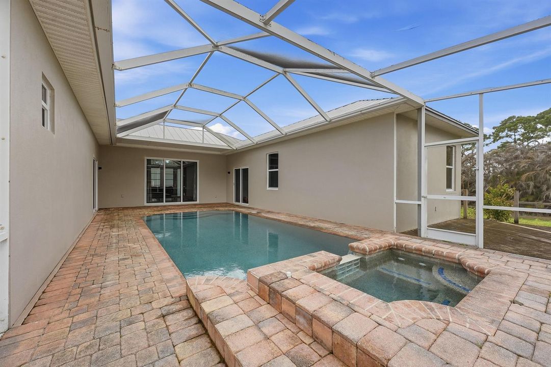 Pool & Spa