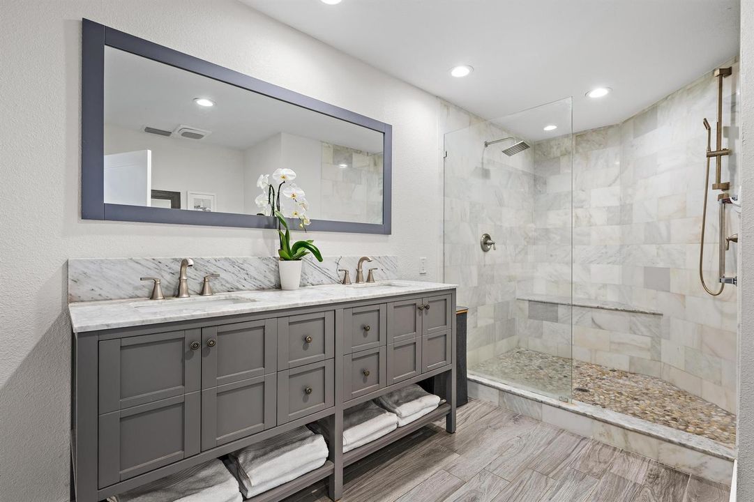 2596 La Cristal Cir-13