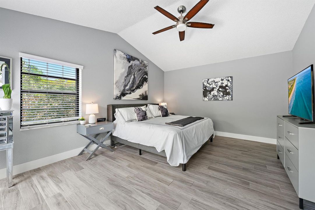 2596 La Cristal Cir-12