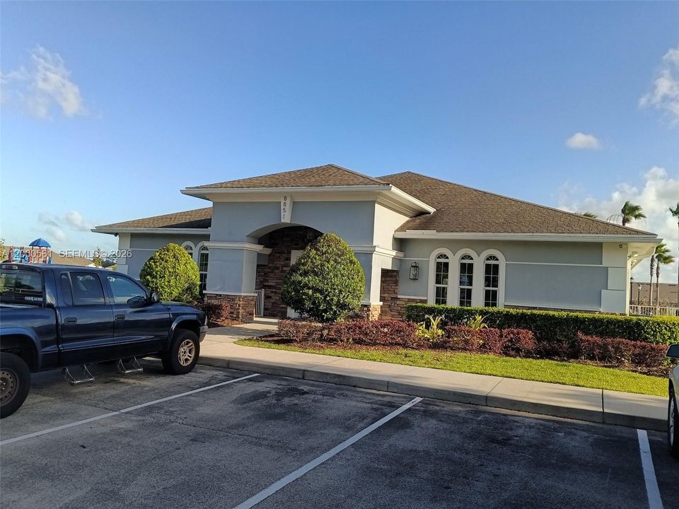 For Sale: $299,900 (4 beds, 2 baths, 1623 Square Feet)