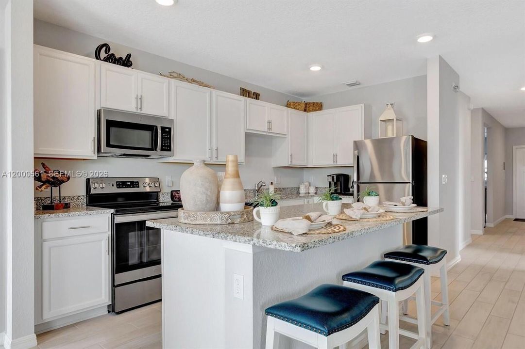 For Sale: $299,900 (4 beds, 2 baths, 1623 Square Feet)
