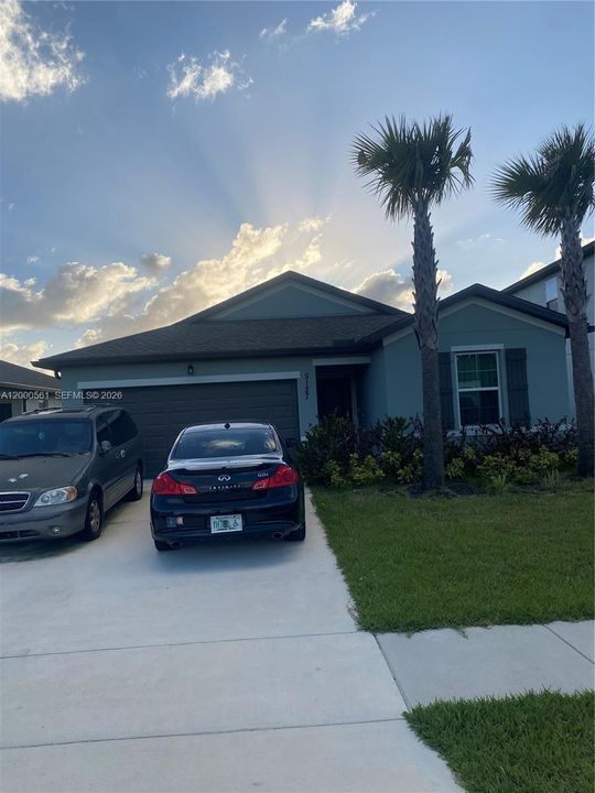 For Sale: $299,900 (4 beds, 2 baths, 1623 Square Feet)