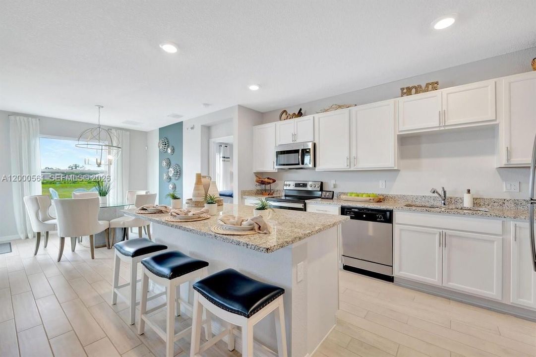 For Sale: $299,900 (4 beds, 2 baths, 1623 Square Feet)