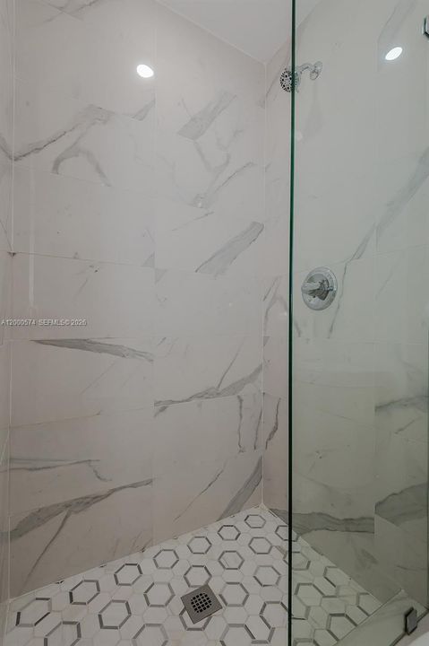 En Venta: $725,000 (4 camas, 2 baños, 1520 Pies cuadrados)