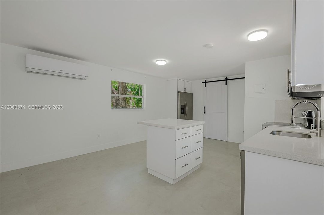 En Venta: $725,000 (4 camas, 2 baños, 1520 Pies cuadrados)
