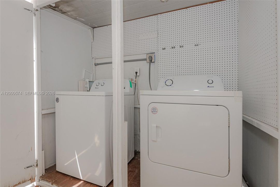 En Venta: $725,000 (4 camas, 2 baños, 1520 Pies cuadrados)