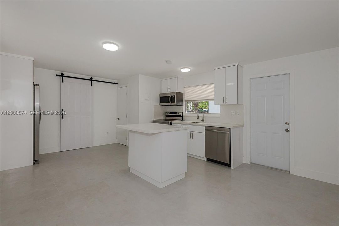 En Venta: $725,000 (4 camas, 2 baños, 1520 Pies cuadrados)