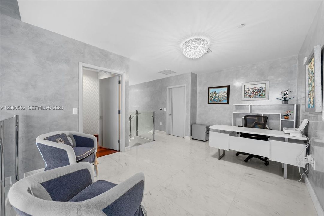 For Rent: $25,000 (3 beds, 3 baths, 3075 Square Feet)