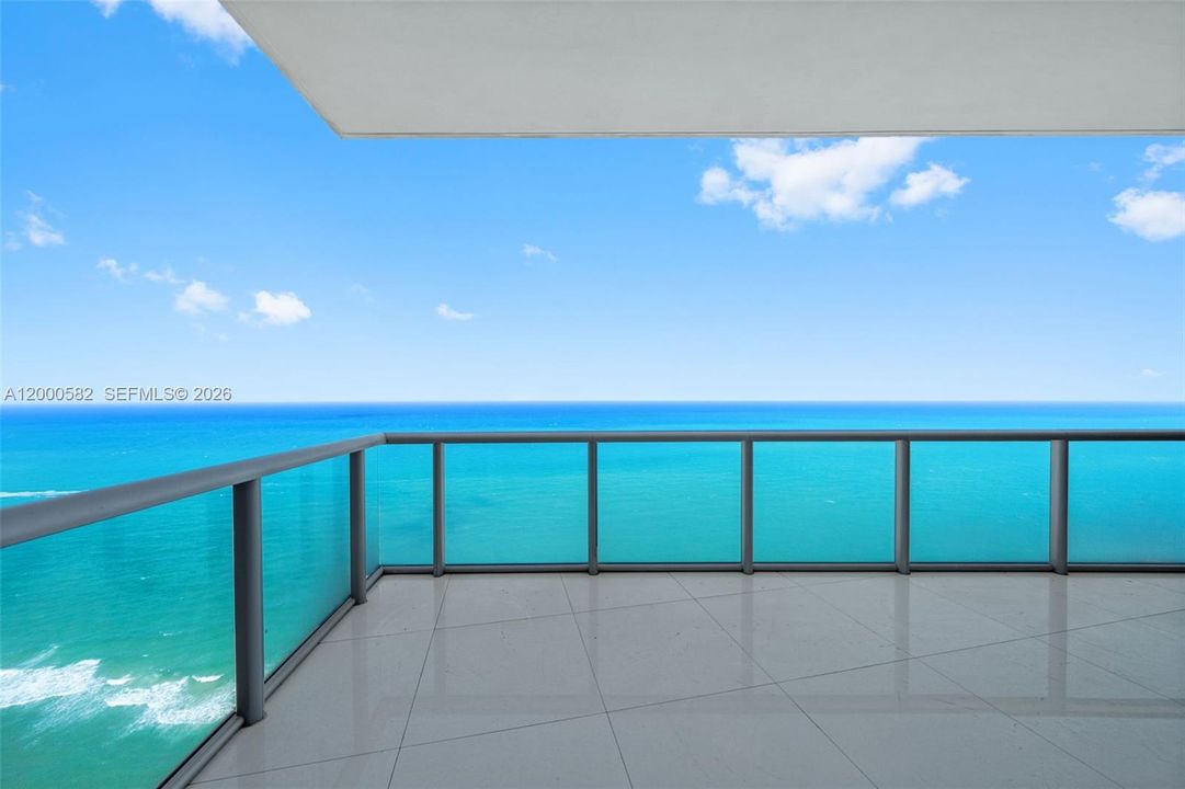 For Rent: $25,000 (3 beds, 3 baths, 3075 Square Feet)