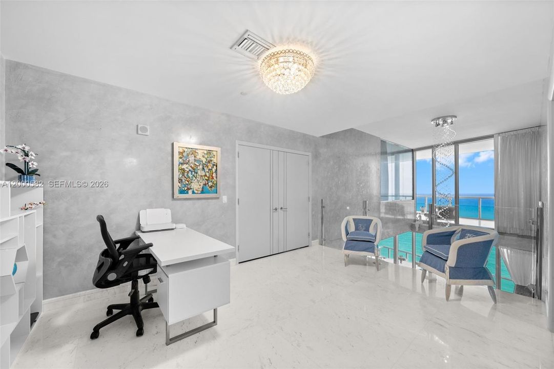 For Rent: $25,000 (3 beds, 3 baths, 3075 Square Feet)