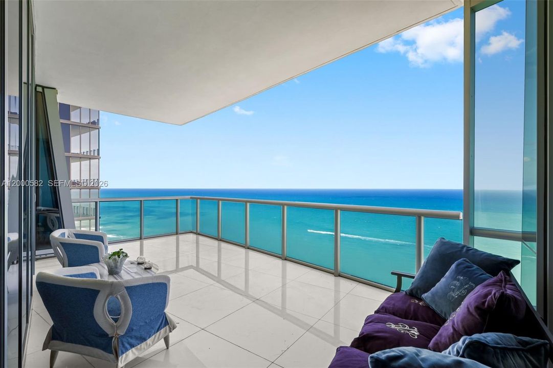 For Rent: $25,000 (3 beds, 3 baths, 3075 Square Feet)