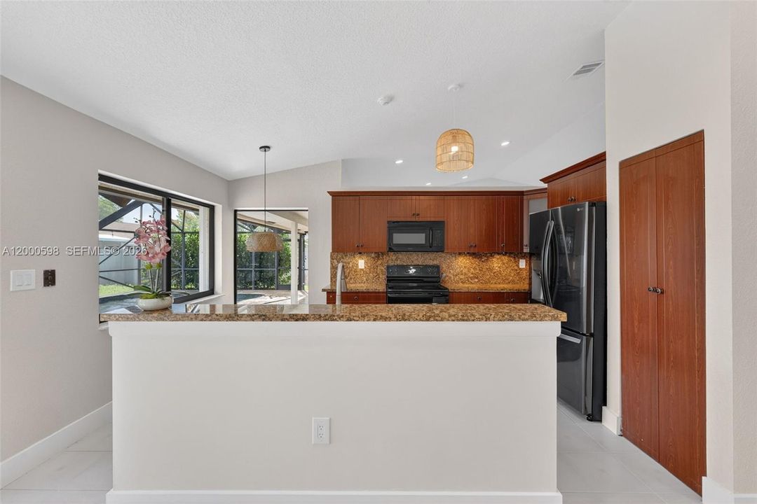 Active With Contract: $775,000 (3 beds, 2 baths, 1560 Square Feet)