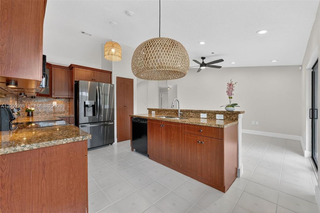Active With Contract: $775,000 (3 beds, 2 baths, 1560 Square Feet)