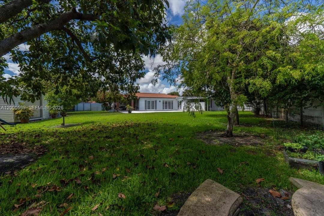 На продажу: $985,000 (4 спален, 2 ванн, 2306 Квадратных фут)
