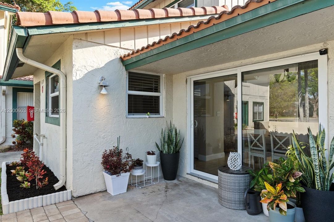 En Venta: $300,000 (3 camas, 2 baños, 1330 Pies cuadrados)