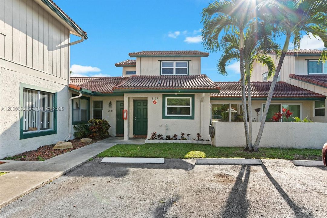 En Venta: $300,000 (3 camas, 2 baños, 1330 Pies cuadrados)