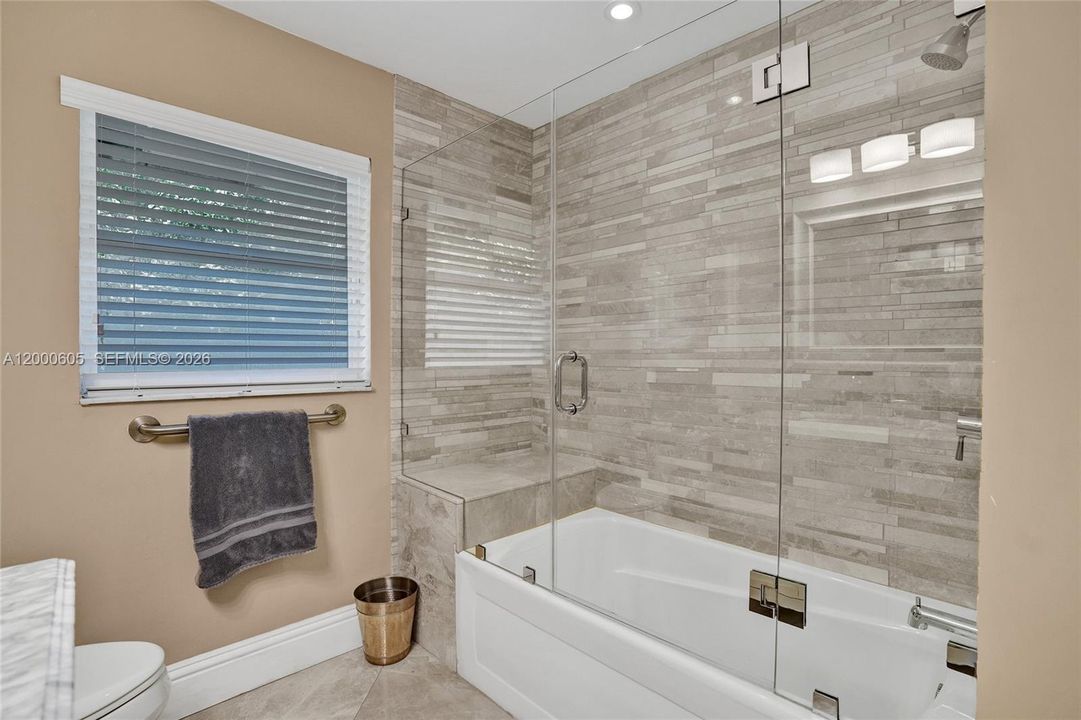MODERN BATHROOM WITH TUB!  GREAT FOR KIDS!