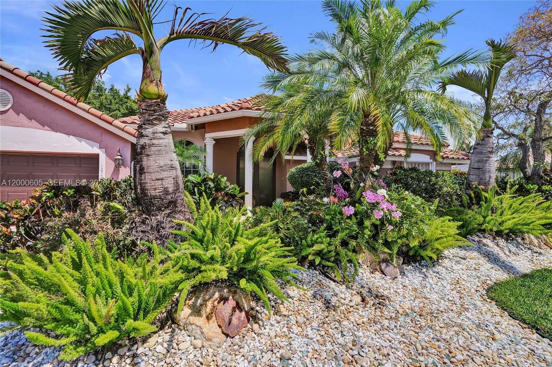 En Venta: $1,329,000 (3 camas, 3 baños, 2660 Pies cuadrados)