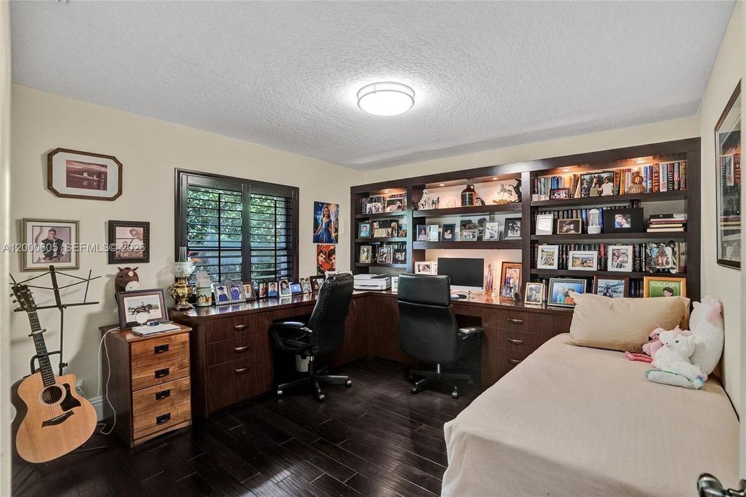 3RD BEDROOM AS WELL AS BUILT-INS FOR OFFICE USE