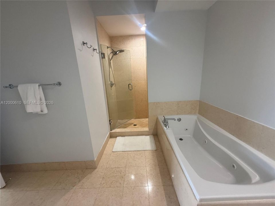 For Sale: $650,000 (2 beds, 2 baths, 1257 Square Feet)