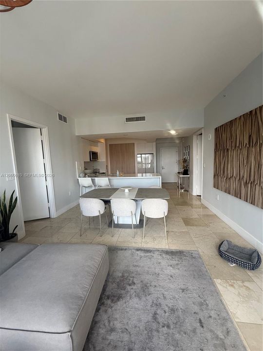 For Sale: $650,000 (2 beds, 2 baths, 1257 Square Feet)