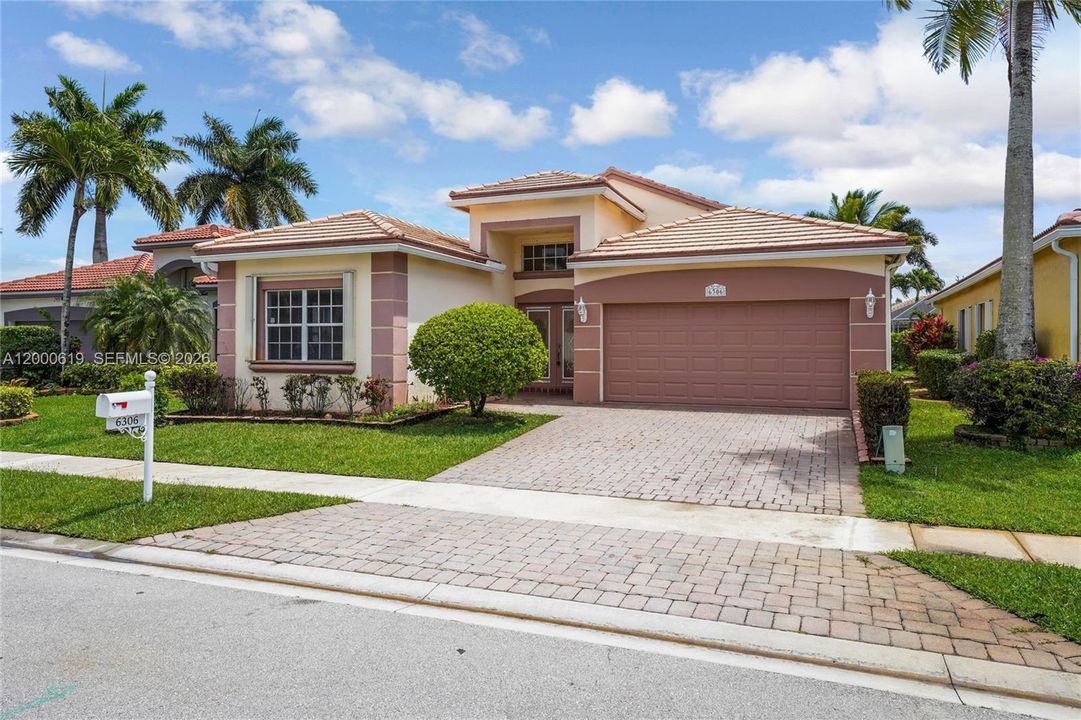 Active With Contract: $480,000 (3 beds, 2 baths, 2117 Square Feet)