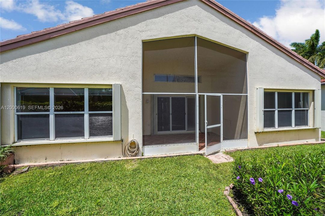 Active With Contract: $480,000 (3 beds, 2 baths, 2117 Square Feet)