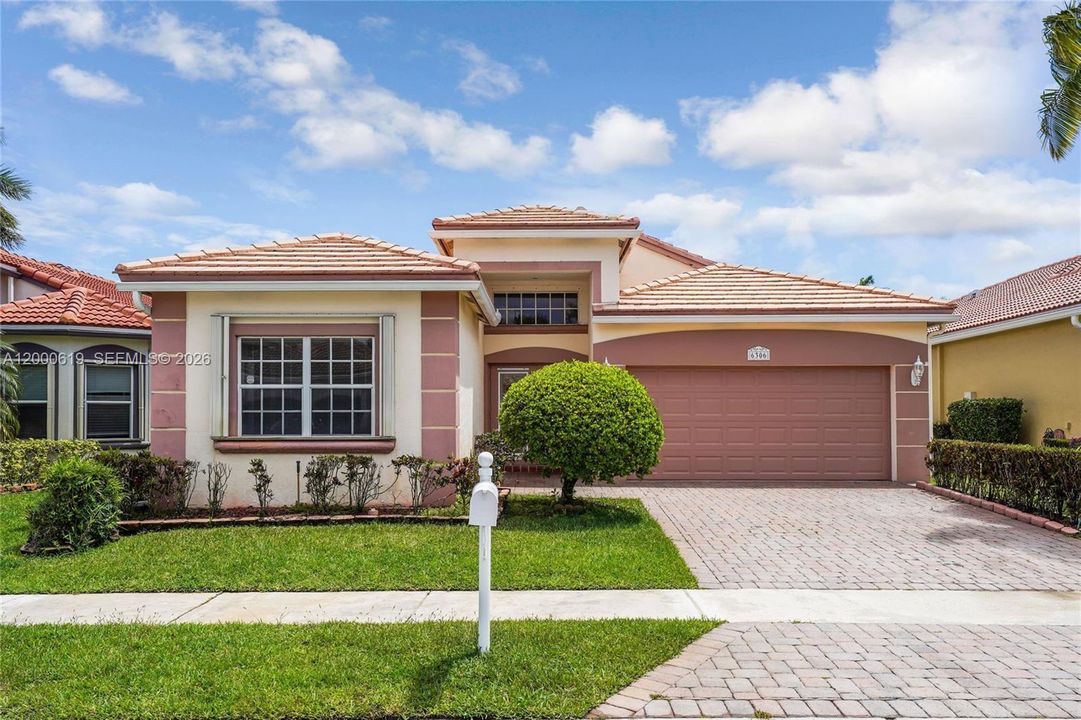 Active With Contract: $480,000 (3 beds, 2 baths, 2117 Square Feet)