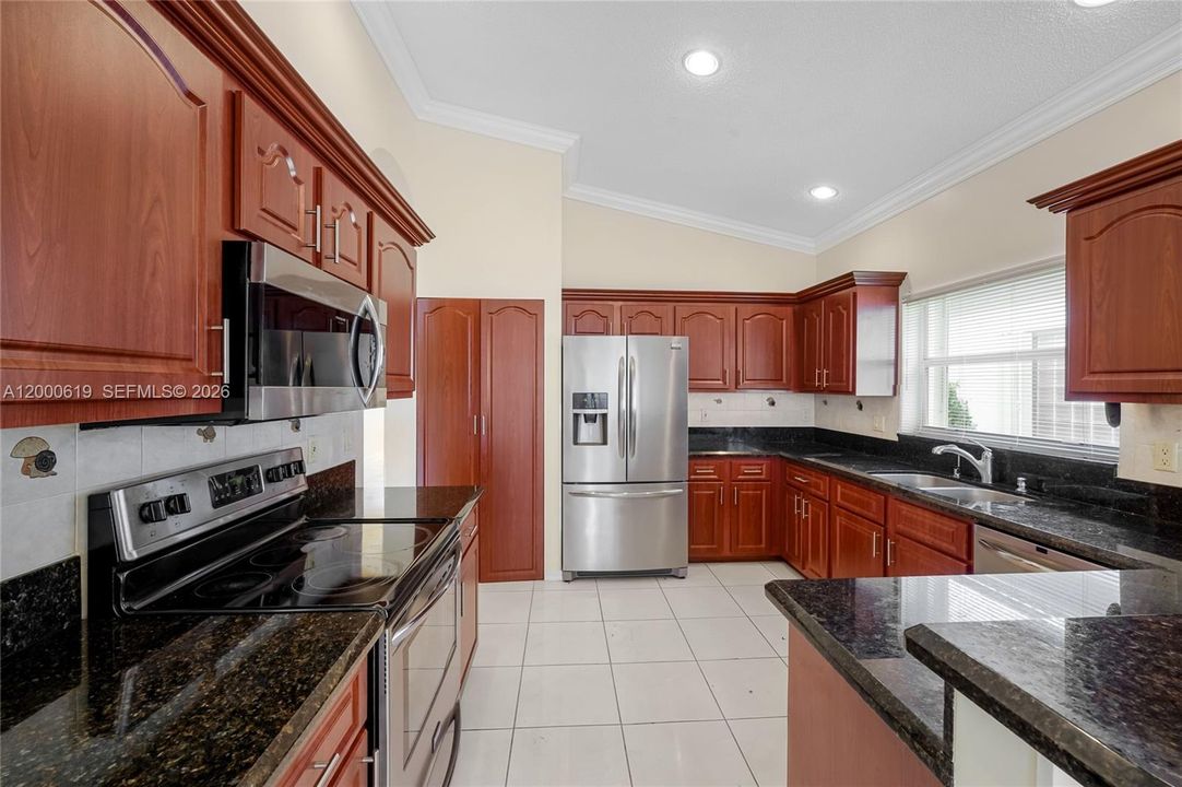 Active With Contract: $480,000 (3 beds, 2 baths, 2117 Square Feet)