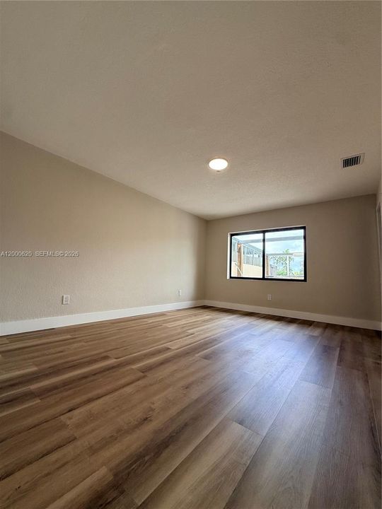 Active With Contract: $489,900 (3 beds, 2 baths, 1104 Square Feet)