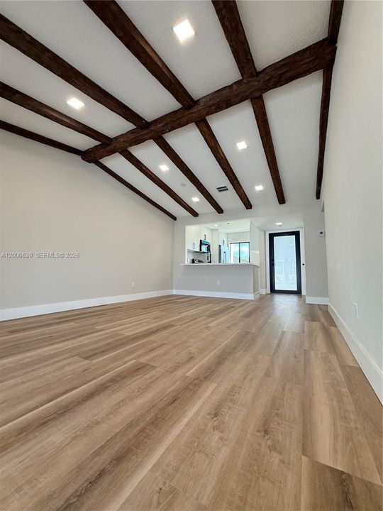 Active With Contract: $489,900 (3 beds, 2 baths, 1104 Square Feet)