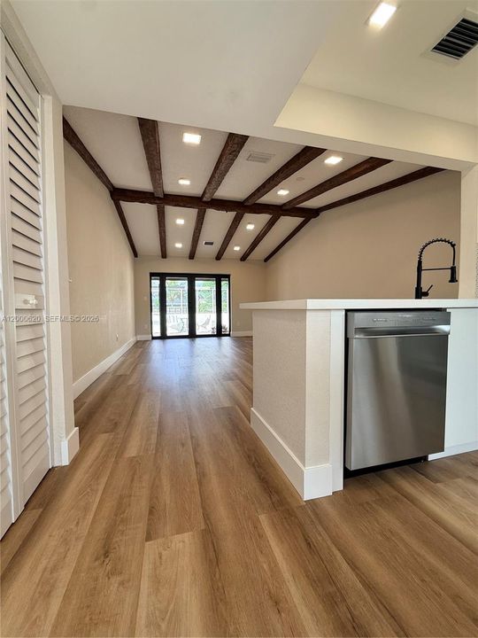 Active With Contract: $489,900 (3 beds, 2 baths, 1104 Square Feet)