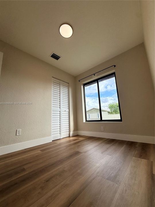 Active With Contract: $489,900 (3 beds, 2 baths, 1104 Square Feet)