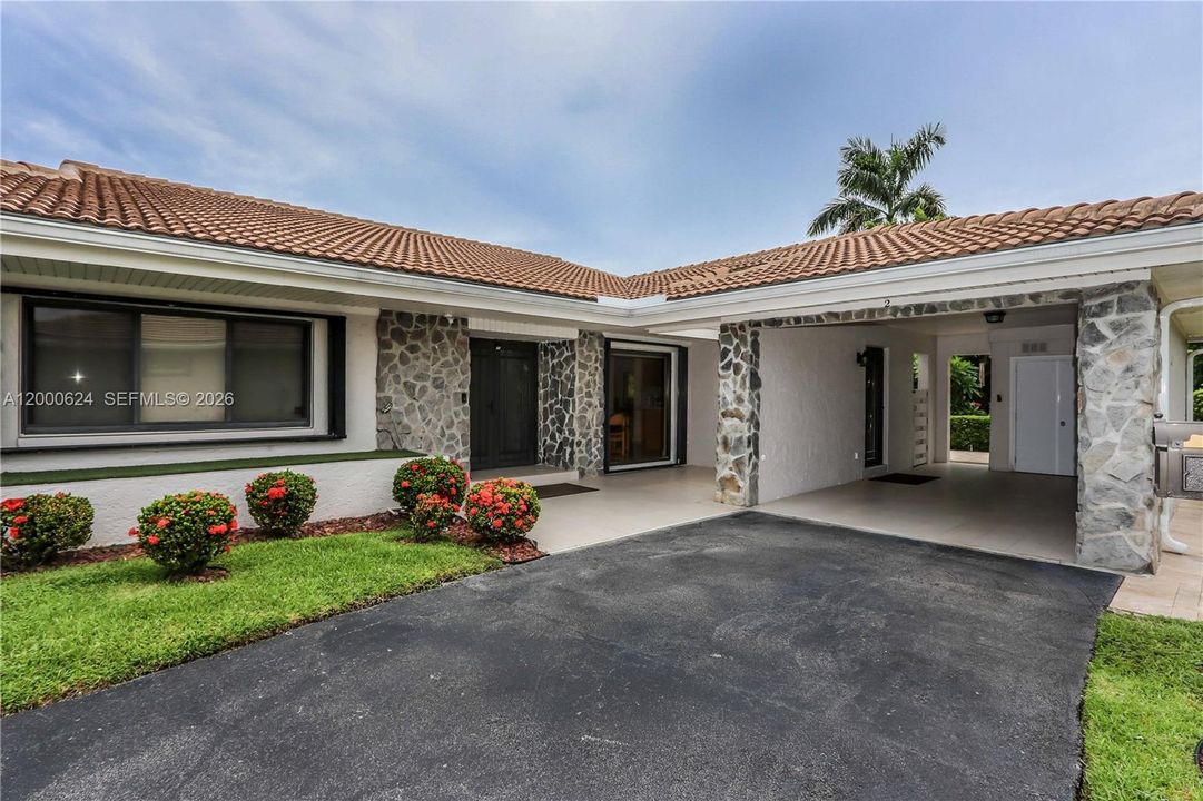 Active With Contract: $810,000 (3 beds, 3 baths, 2410 Square Feet)