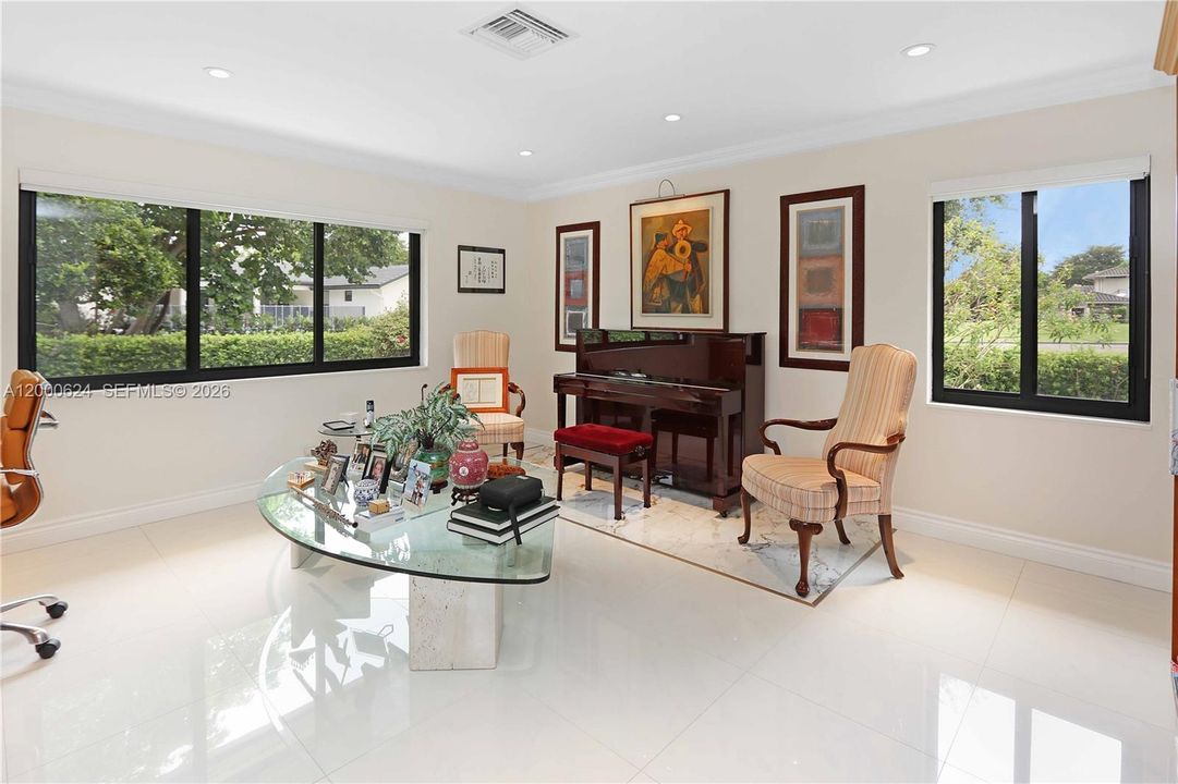 Active With Contract: $810,000 (3 beds, 3 baths, 2410 Square Feet)