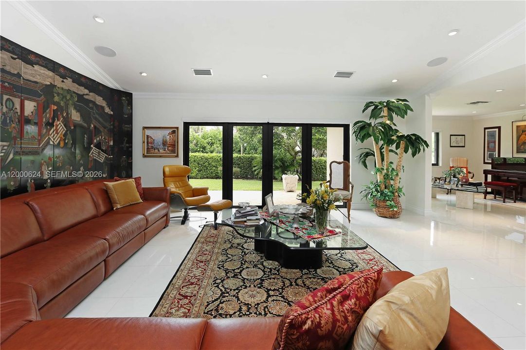 Active With Contract: $810,000 (3 beds, 3 baths, 2410 Square Feet)