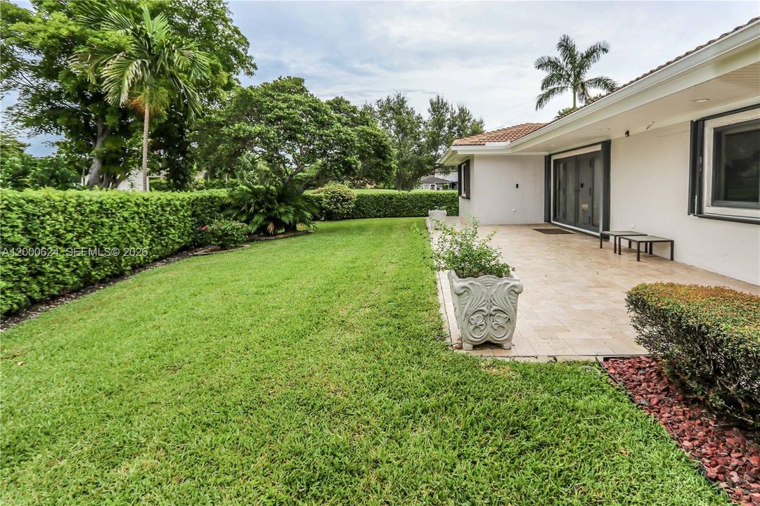 Active With Contract: $810,000 (3 beds, 3 baths, 2410 Square Feet)