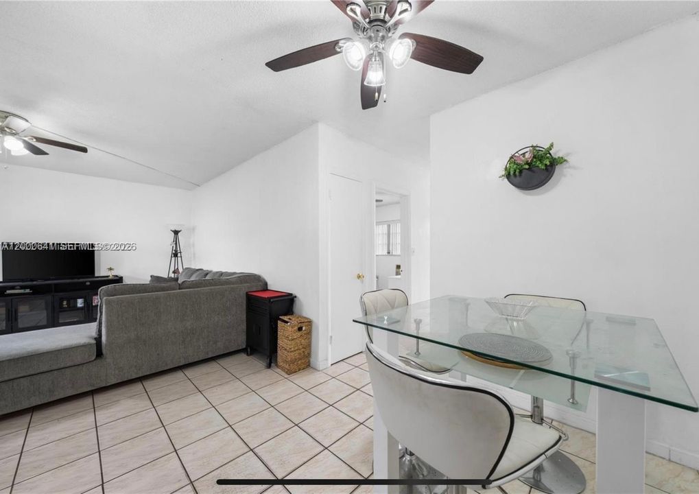 En Venta: $65,000 (1 camas, 1 baños, 688 Pies cuadrados)