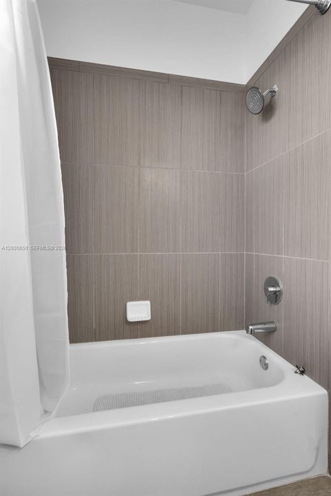 For Rent: $4,999 (4 beds, 4 baths, 2440 Square Feet)