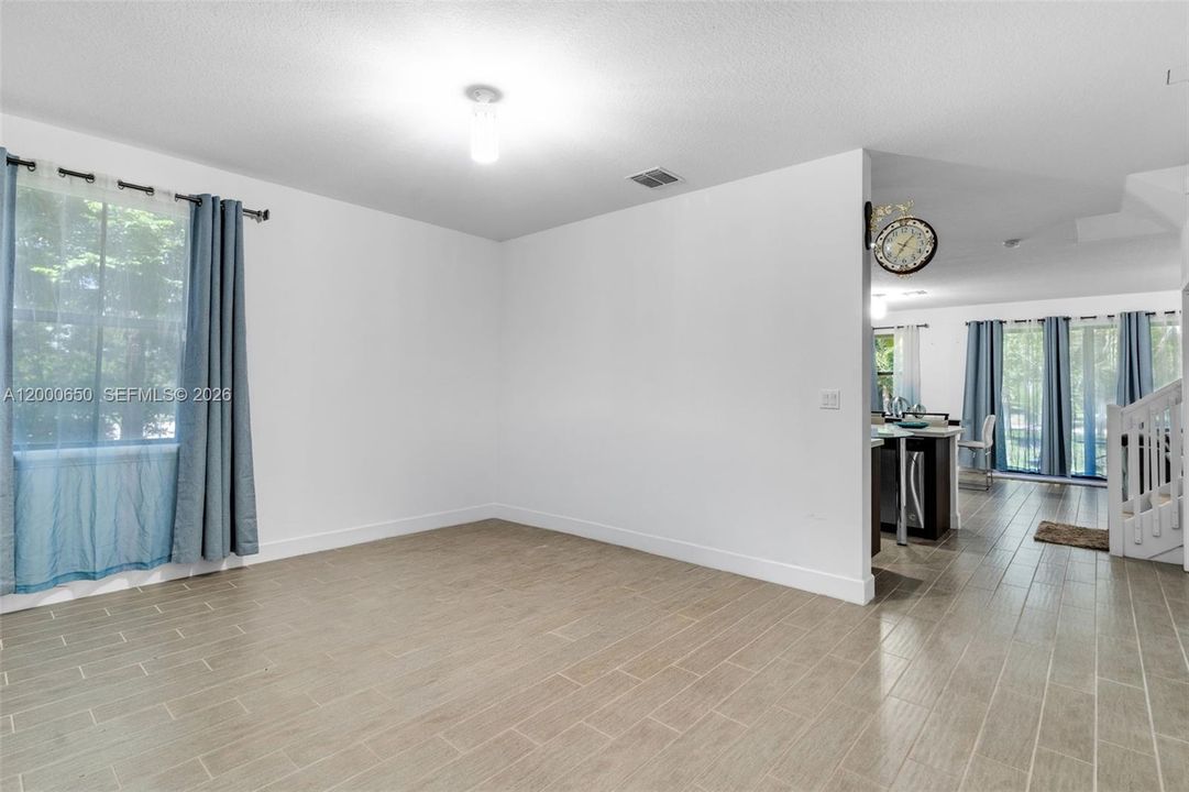 For Rent: $4,999 (4 beds, 4 baths, 2440 Square Feet)