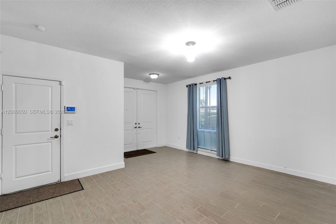 For Rent: $4,999 (4 beds, 4 baths, 2440 Square Feet)