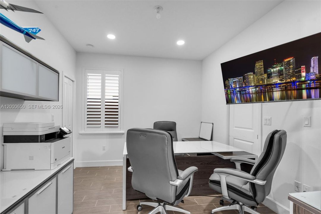 For Rent: $4,999 (4 beds, 4 baths, 2440 Square Feet)