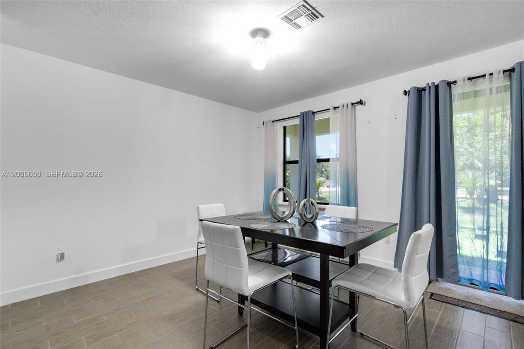 For Rent: $4,999 (4 beds, 4 baths, 2440 Square Feet)