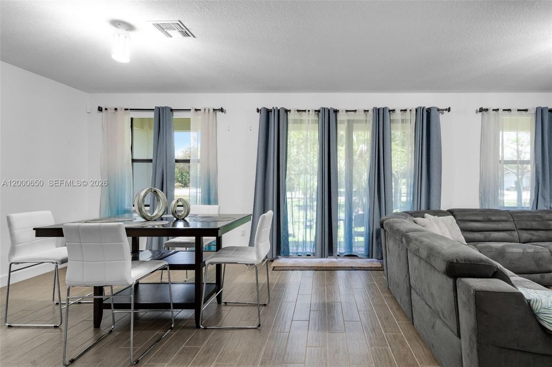 For Rent: $4,999 (4 beds, 4 baths, 2440 Square Feet)