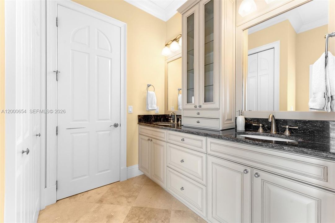 For Sale: $7,800,000 (5 beds, 5 baths, 4770 Square Feet)