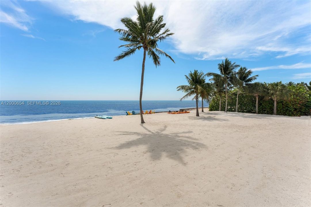 For Sale: $7,800,000 (5 beds, 5 baths, 4770 Square Feet)