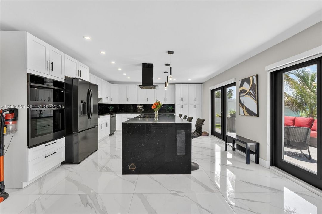 En Venta: $669,900 (4 camas, 3 baños, 2284 Pies cuadrados)