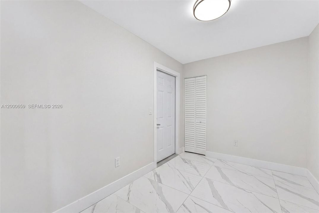 En Venta: $669,900 (4 camas, 3 baños, 2284 Pies cuadrados)