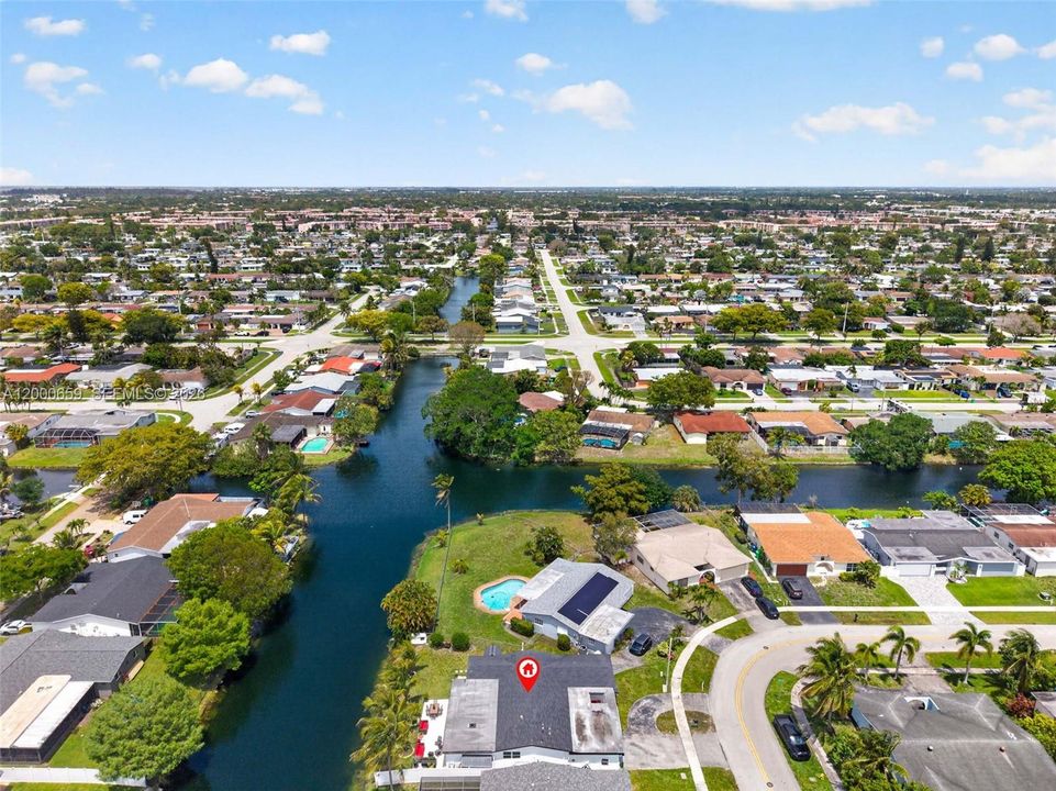 En Venta: $669,900 (4 camas, 3 baños, 2284 Pies cuadrados)