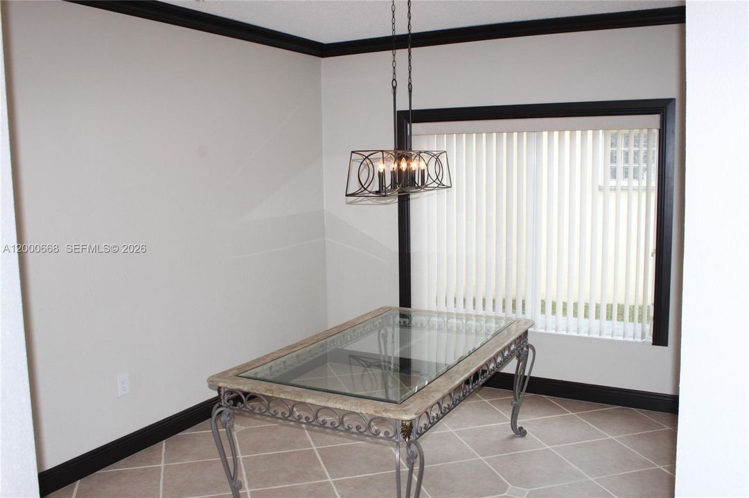 В аренду: $3,600 (4 спален, 2 ванн, 1483 Квадратных фут)